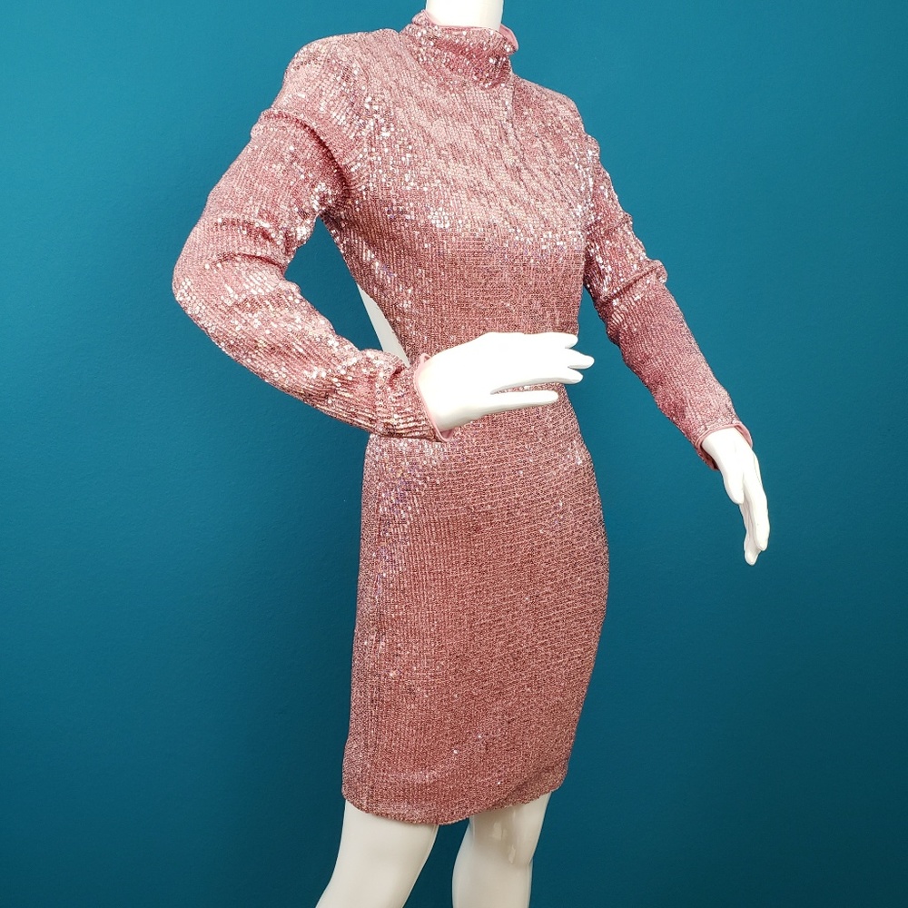 🆕️ 🎬 CLUB L LONDON Sequin Mini Dress w/ Cut-Out Back // (NWT)